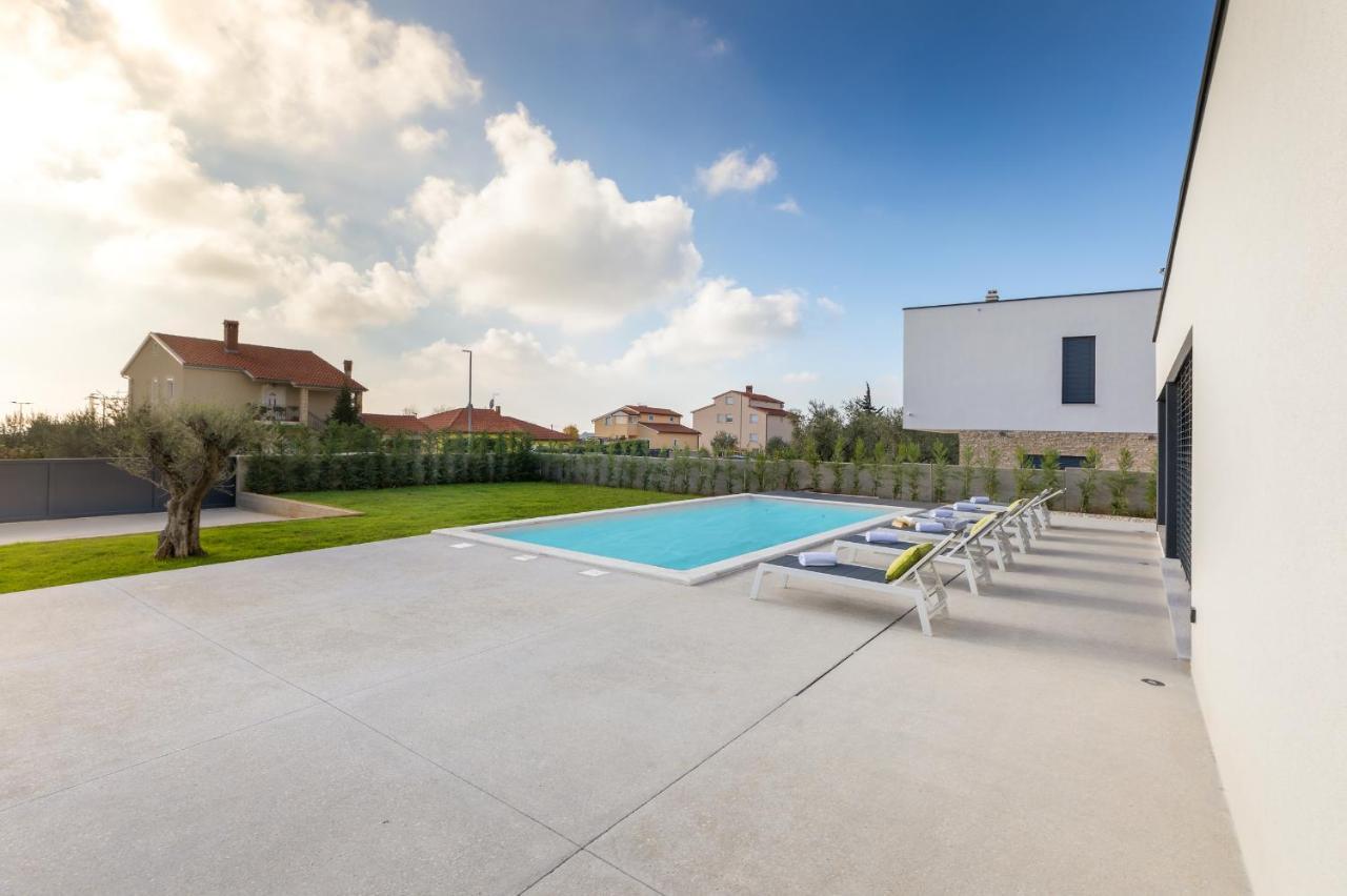 Amazing Private Villa With Outdoor Swimming Pool In Воднян Экстерьер фото