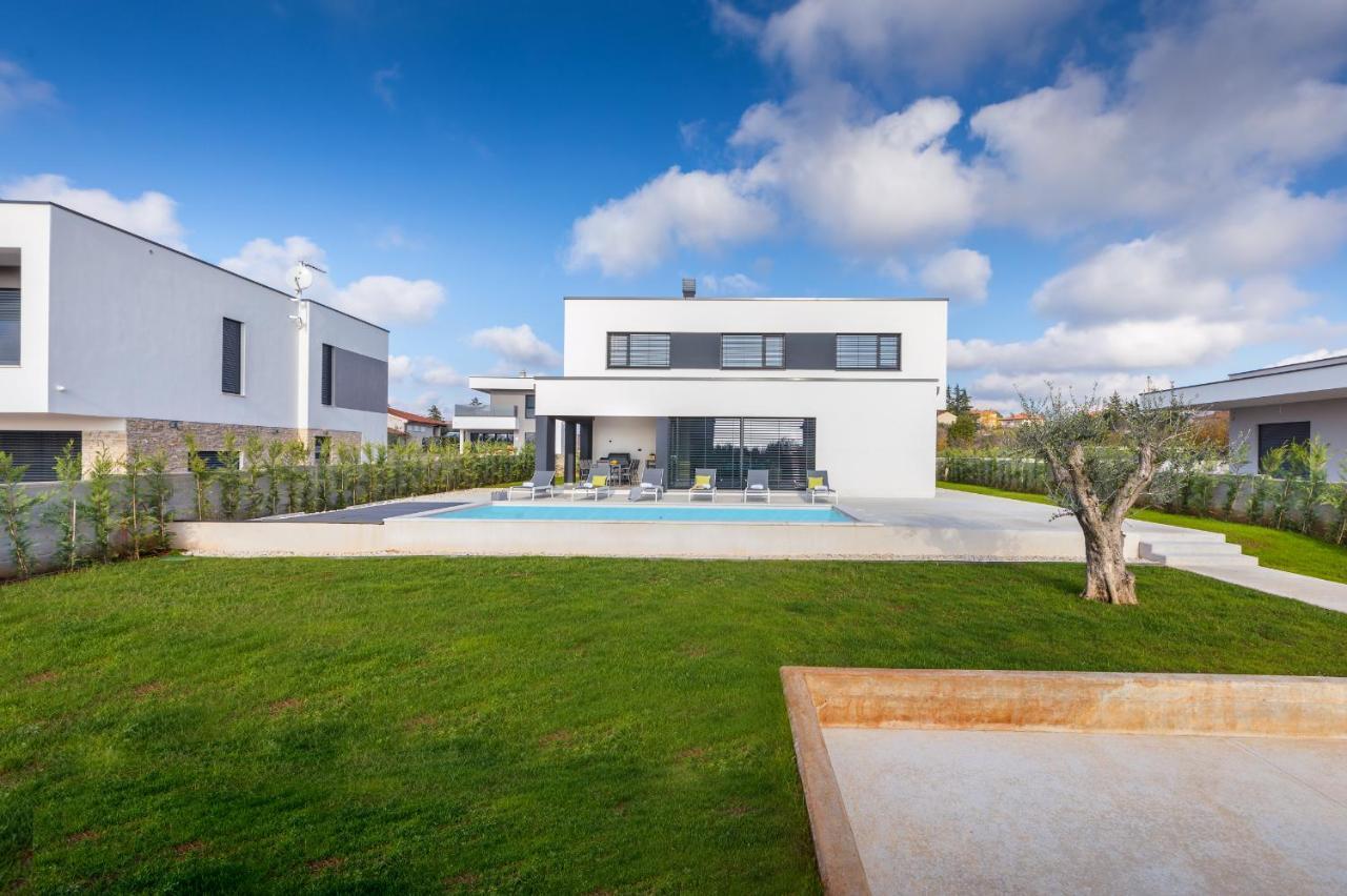 Amazing Private Villa With Outdoor Swimming Pool In Воднян Экстерьер фото