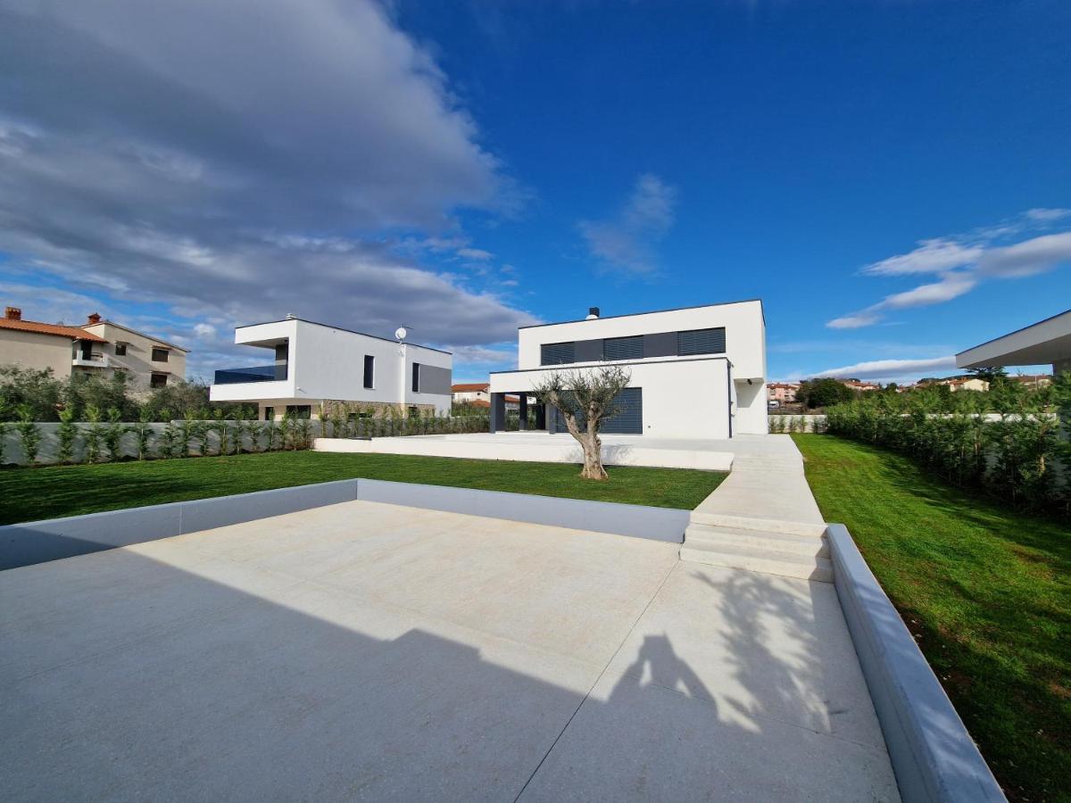 Amazing Private Villa With Outdoor Swimming Pool In Воднян Экстерьер фото